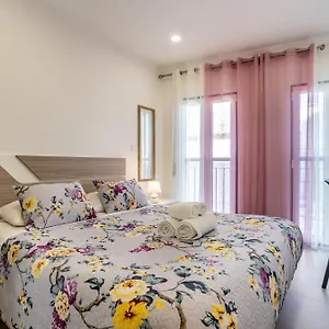 https://casa-girassol-perto-do-centro-e-da-avenida.hotelaalgarve.com